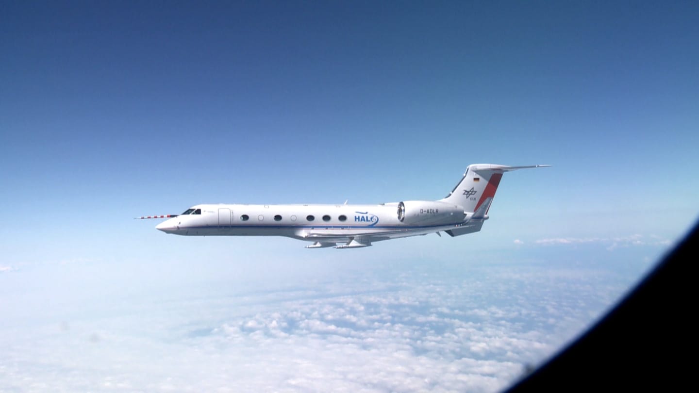 Mit dem Forschungsflugzeug HALO (High Altitude and Long Range Research Aircraft) soll unter anderem der EInfluss des Menschen auf das Klima erforscht werden.