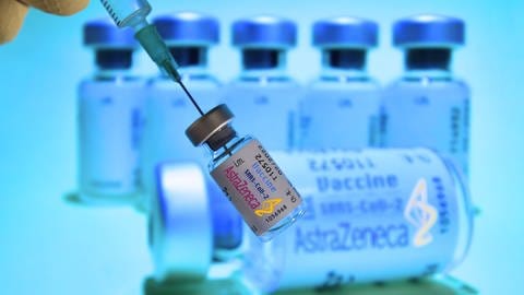 In den letzten Wochen vermeldeten mehrere Pharmkonzerne nach umfangreichen Tests, dass ihre Corona-Impfstoffe sehr gut wirksam seien.
