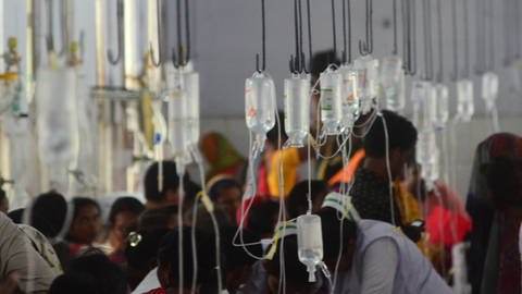 Ein überfülltes Krankenhaus in Indien