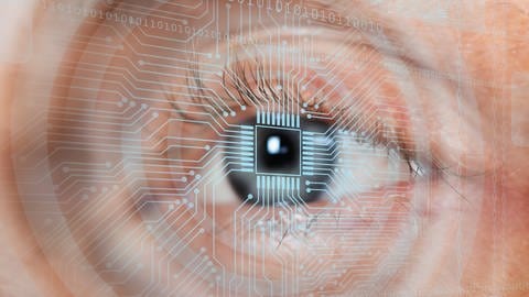 Ein ins Auge implantierter Chip könnte regelmäßige Daten über den Augeninnendruck liefern. (Symbolfoto)