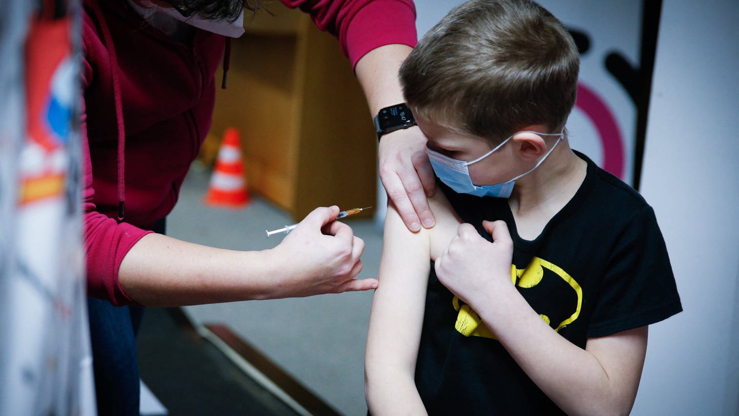 Die STIKO empfiehlt jetzt auch eine Covid-19-Impfung für Kinder von 5 bis 11 Jahren.