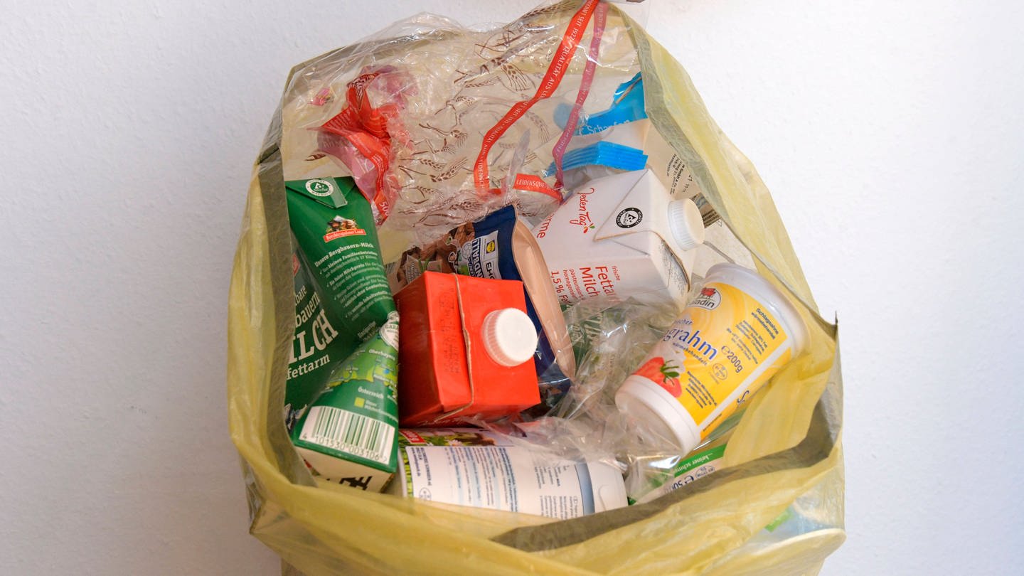 Polystyrol ist eine häufig verwendete Plastikart, die bislang nur selten recycelt wird. Ein neues Verfahren aus den USA könnte das jetzt ändern.