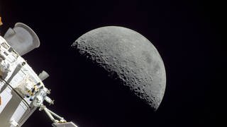 Das Bild zeigt den Blick auf den Mond auf einer Aufnahme der Artemis I-Mission.