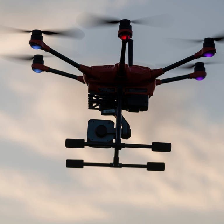 Drohnen können auch dazu eingesetzt werden, Leben zu retten.