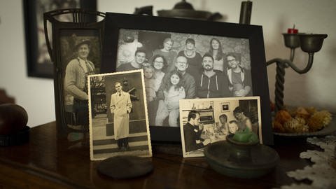 Familienfotografien aus verschiedenen Zeiten und Generationen
