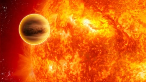 Auf dem Exoplaneten HD 189733b wurde erstmals Schwefelwasserstoff nachgewiesen. Das Gas riecht schon in relativ geringer Konzentration nach faulen Eiern. Die Illustration zeigt den Exoplaneten HD 189733b (l) und den leuchtenden Stern seines Planetensystems, den er umkreist.