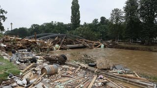 Trümmer nach der Flutkatastrophe im Ahrtal, tags: Hochwasserschutz, 100 Jahre, Ideen