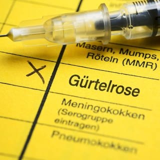 Impfausweis mit dem Schriftzug Gürtelrose