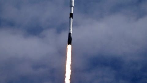 Start einer Falcon 9 Rakete, tags: Privatmission All deutsche Astronautin fliegt 