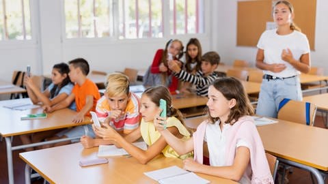 Die Benutzung von Smartphones an Schulen sei nur sinnvoll, wenn sie pädagogisch begleitet wird.