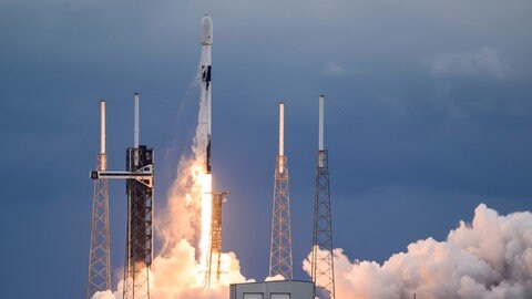 Die Sonde HERA startete an Bord einer SpaceX Falcon 9 Rakete von Cape Canaveral im US-Bundesstaat Florida. Sie ist nun auf dem Weg zum Asteroid Dimorphos.