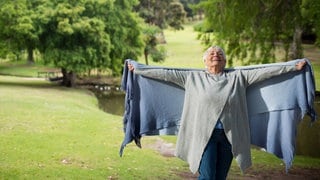 In den Wechseljahren kann eine Hormontherapie helfen. Doch es gibt auch Risiken.