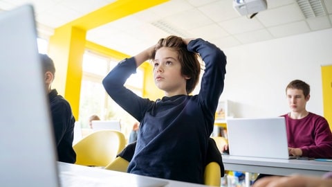 Bildungspolitik ist besonders für die Digitalisierung in den Schulen ausschlaggebend. Wie diese nach dem Ampel-Crash läuft, bleibt abzuwarten.