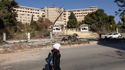 Das zerstörte Universitätskrankenhaus in Aleppo, Syrien. Auch Universitäten und Akademiker litten unter den Luftangriffen in Syrien.